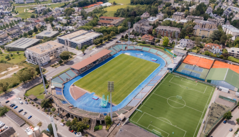 Vue drone sur le Stade Josy Barthel en été
